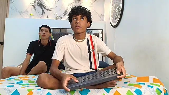 LONDON BOYS1 online show from October 2025 01:15:01 AM
