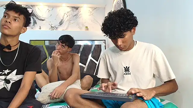LONDON BOYS1 online show from October 2025 02:48:02 AM