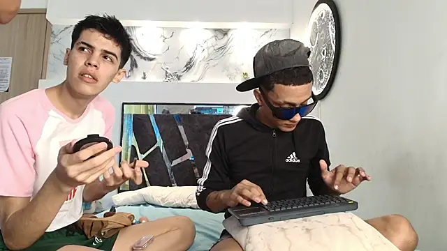 YOUNGS GUYS online show from September 2025 07:16:01 PM