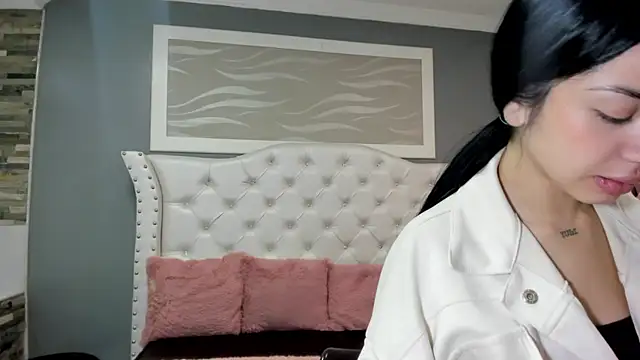  camila ortiz online show from October 2025 07:33:01 PM