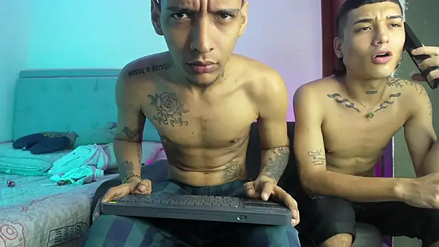 Snapshot of twinkDuohot chatting on April 2026 12:11:02 AM twinkDuohot online show from April 2026 12:11:02 AM