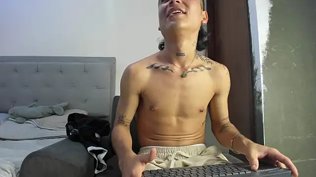 Snapshot of twinkDuohot chatting on April 2026 08:03:01 PM twinkDuohot online show from April 2026 08:03:01 PM