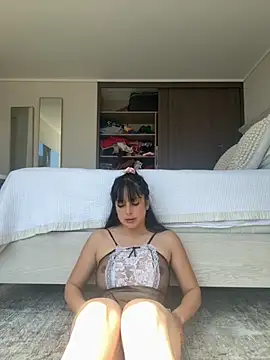 lorenamackenzie69 online show from October 2025 05:30:01 PM