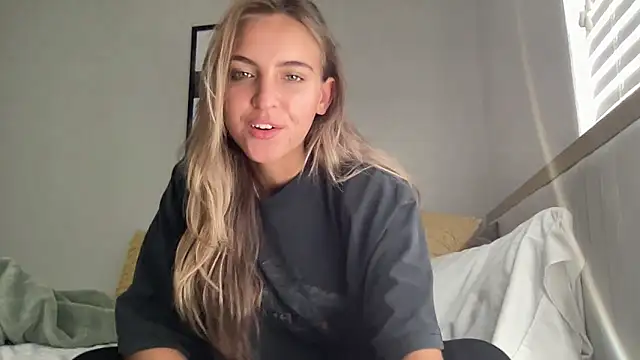 ShaniRea online show from September 2025 08:12:02 PM