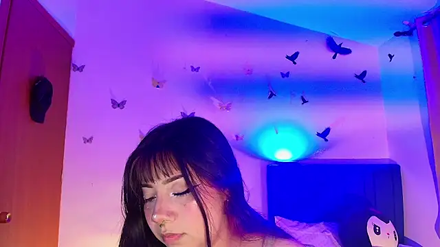 annie-russel online show from November 2025 09:05:02 PM