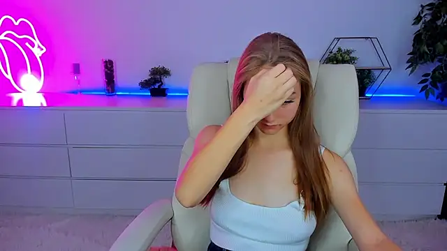 Snapshot of MilaAddams chatting on October 2025 05:39:01 AM MilaAddams online show from October 2025 05:39:01 AM