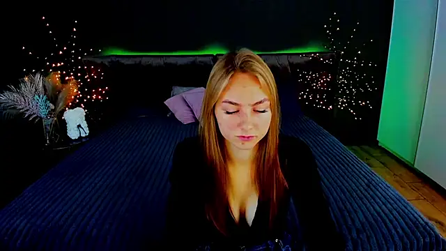 Snapshot of MilaAddams chatting on October 2025 05:41:01 AM MilaAddams online show from October 2025 05:41:01 AM