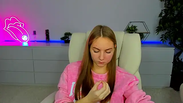 Snapshot of MilaAddams chatting on November 2025 06:41:02 AM MilaAddams online show from November 2025 06:41:02 AM