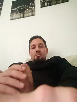 Snapshot of yakakoke chatting on January 2026 12:00:01 PM yakakoke online show from January 2026 12:00:01 PM