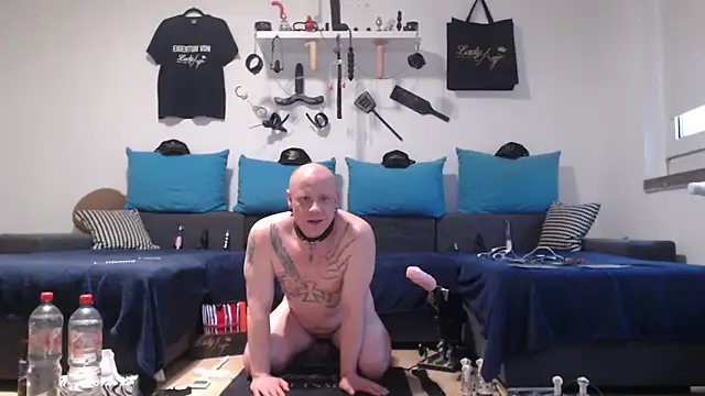 Snapshot of Sklave-Sille chatting on April 2026 05:05:02 PM Sklave-Sille online show from April 2026 05:05:02 PM