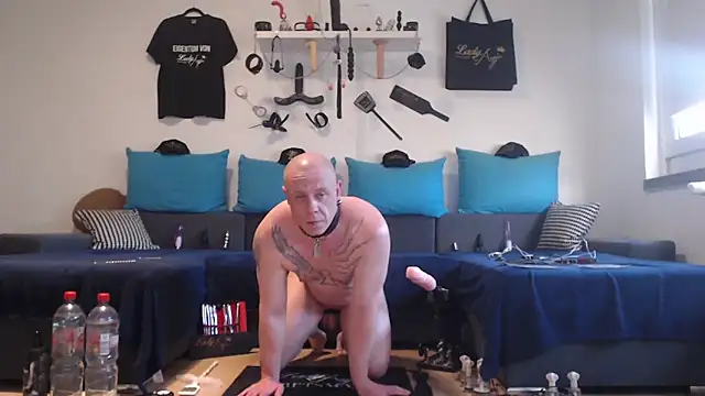 Snapshot of Sklave-Sille chatting on April 2026 05:04:02 PM Sklave-Sille online show from April 2026 05:04:02 PM