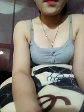 LucyyLy online show from November 2025 12:43:02 AM