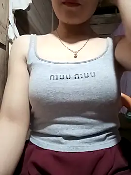 LucyyLy online show from April 2026 01:48:02 PM