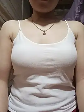 LucyyLy online show from May 2026 12:58:01 PM