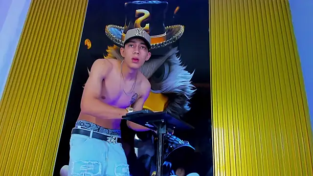 Dante Brown1  online show from November 2025 09:14:01 PM