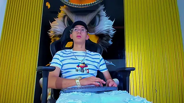 Dante Brown1  online show from November 2025 08:30:01 PM