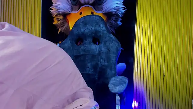 Dante Brown1  online show from November 2025 08:20:01 PM