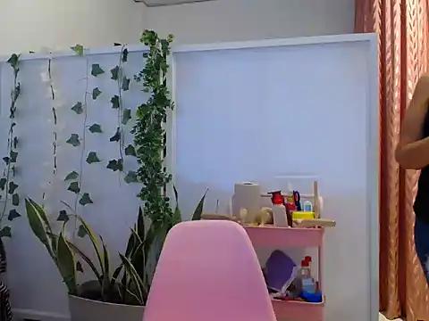 Snapshot of Manuela_lara_ chatting on September 2025 02:50:01 PM Manuela lara  online show from September 2025 02:50:01 PM