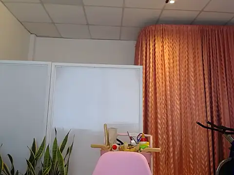 Snapshot of Manuela_lara_ chatting on October 2025 02:27:02 PM Manuela lara  online show from October 2025 02:27:02 PM