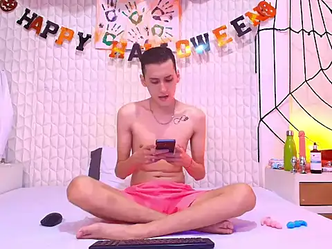 LuigiMarchetti online show from October 2025 07:43:01 AM