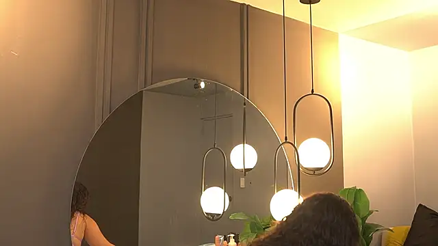 Tayler Kim online show from September 2025 12:26:01 PM