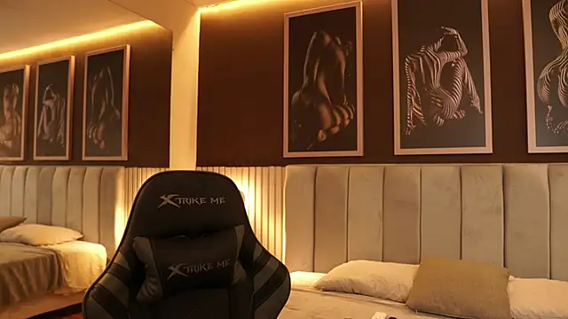 Tayler Kim online show from September 2025 04:30:01 PM