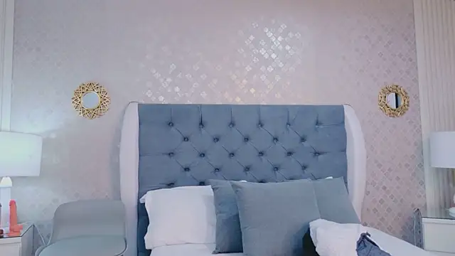 ZoeWilliis online show from May 2026 11:51:02 AM