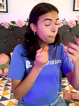 Im Lyan online show from November 2025 03:24:02 PM