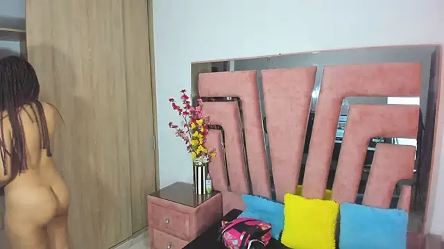 MaraKarly online show from September 2025 07:37:01 PM