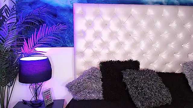 Snapshot of Valeria_Swett_ chatting on November 2025 12:31:02 AM Valeria Swett online show from November 2025 12:31:02 AM