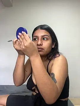  Chloe Smith online show from October 2025 03:35:02 PM