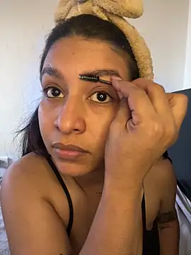  Chloe Smith online show from April 2026 04:15:02 PM