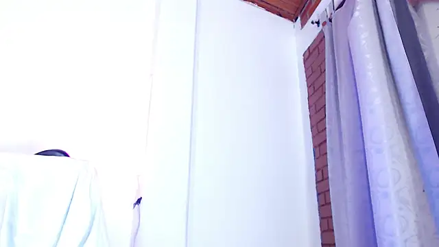 Snapshot of aura-monet chatting on October 2025 04:40:02 AM aura-monet online show from October 2025 04:40:02 AM