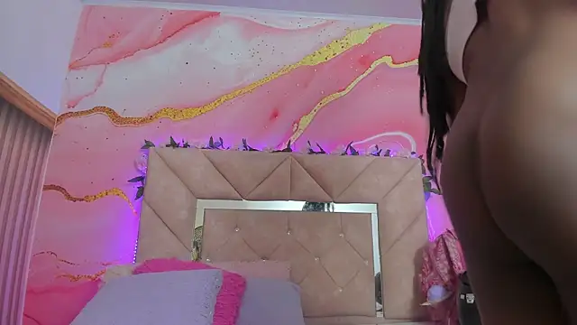 Taylor oriana  online show from November 2025 10:59:02 AM