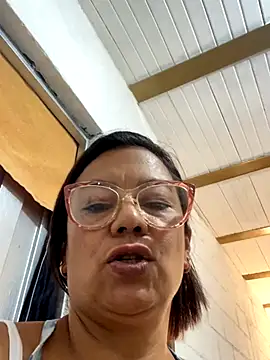 YadiraOrozco online show from September 2025 03:22:01 PM