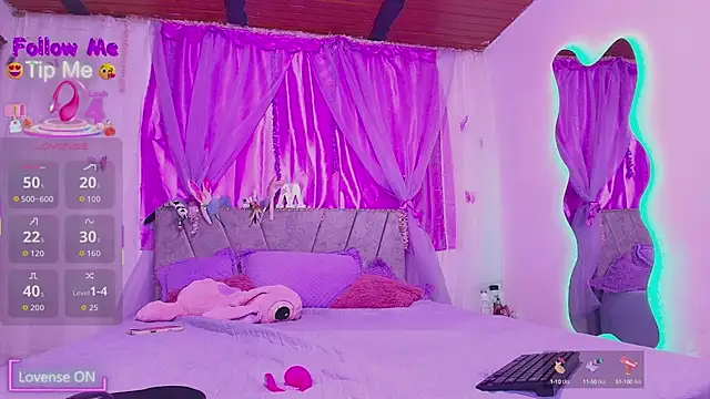 Snapshot of MeganRouss74 chatting on October 2025 11:53:02 AM MeganRouss74 online show from October 2025 11:53:02 AM