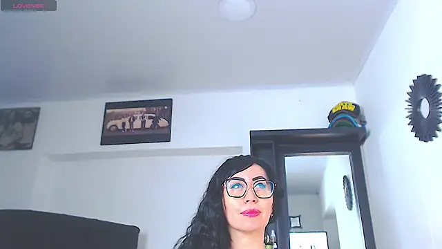 Snapshot of Vicky_hotmilf chatting on June 2026 11:14:02 AM Vicky hotmilf online show from June 2026 11:14:02 AM