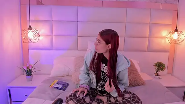 Gaby louse online show from December 2025 07:33:02 PM