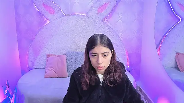 Gaby louse online show from April 2026 07:20:02 PM