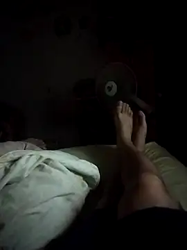 Snapshot of Chross000000 chatting on December 2025 10:42:01 AM Chross000000 online show from December 2025 10:42:01 AM