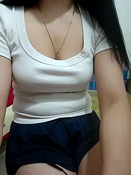 Snapshot of Lolimiu chatting on October 2025 12:00:01 AM Lolimiu online show from October 2025 12:00:01 AM