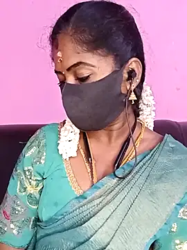 Snapshot of tamilammukuttyy chatting on April 2026 06:08:01 AM tamilammukuttyy online show from April 2026 06:08:01 AM