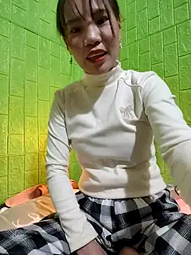 Snapshot of Tin_tanny chatting on December 2025 09:33:02 PM Tin tanny online show from December 2025 09:33:02 PM