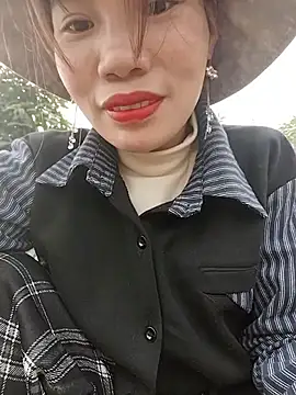 Snapshot of Tin_tanny chatting on January 2026 12:59:01 AM Tin tanny online show from January 2026 12:59:01 AM