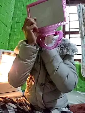 Snapshot of Tin_tanny chatting on January 2026 01:44:01 AM Tin tanny online show from January 2026 01:44:01 AM