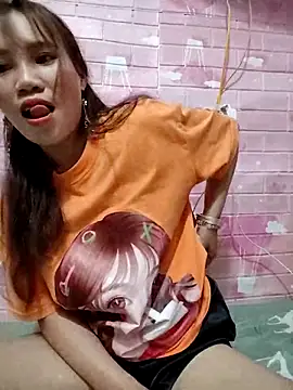 Snapshot of Tin_tanny chatting on March 2026 01:02:01 PM Tin tanny online show from March 2026 01:02:01 PM