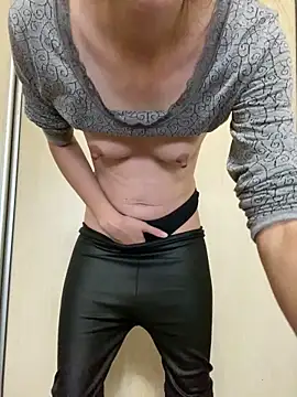 Snapshot of SophieDesire chatting on October 2025 10:59:02 AM SophieDesire online show from October 2025 10:59:02 AM