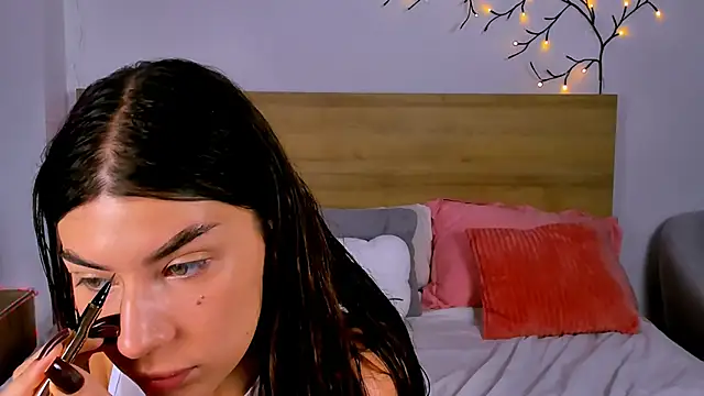 Snapshot of Bella_Davis_love chatting on October 2025 09:46:02 PM Bella Davis love online show from October 2025 09:46:02 PM