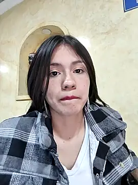 Snapshot of CHARLOTTE__05 chatting on September 2025 02:11:01 PM CHARLOTTE 05 online show from September 2025 02:11:01 PM