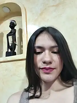 Snapshot of CHARLOTTE__05 chatting on October 2025 01:07:01 PM CHARLOTTE 05 online show from October 2025 01:07:01 PM